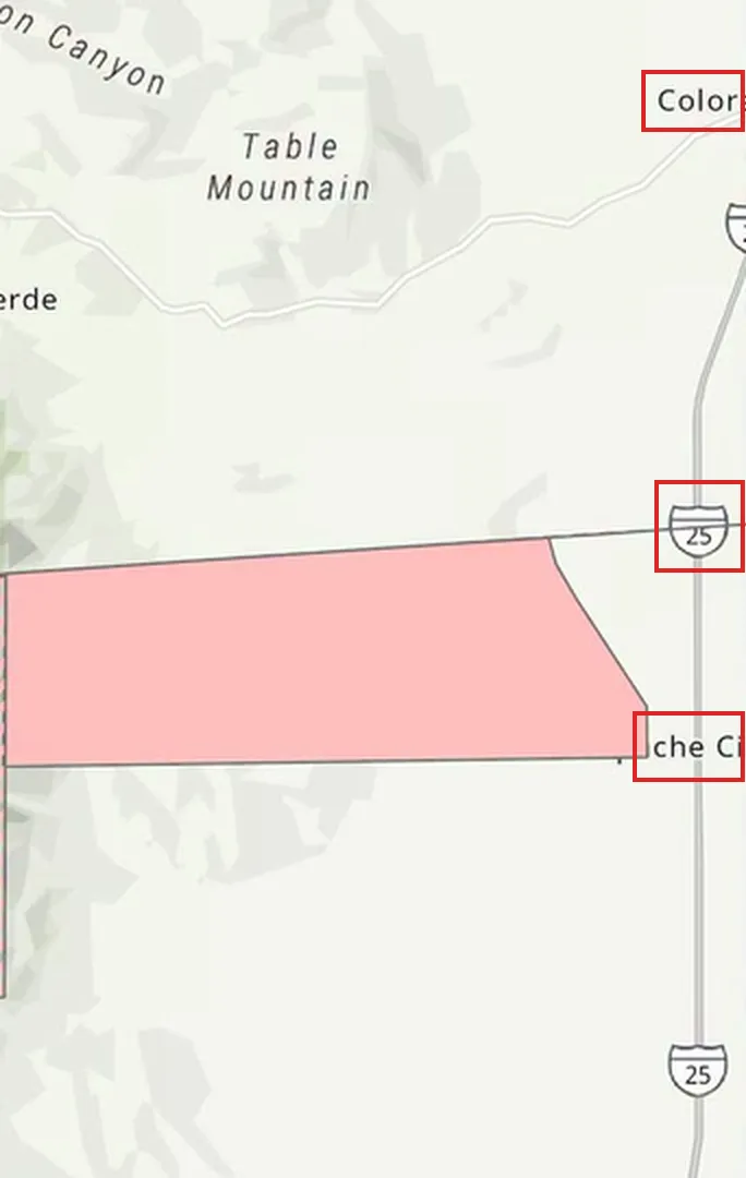 Right edge of the evacuation map enlarged, with red boxes around a clipped I-25 interstate shield and the truncated labels Colora and che Ci